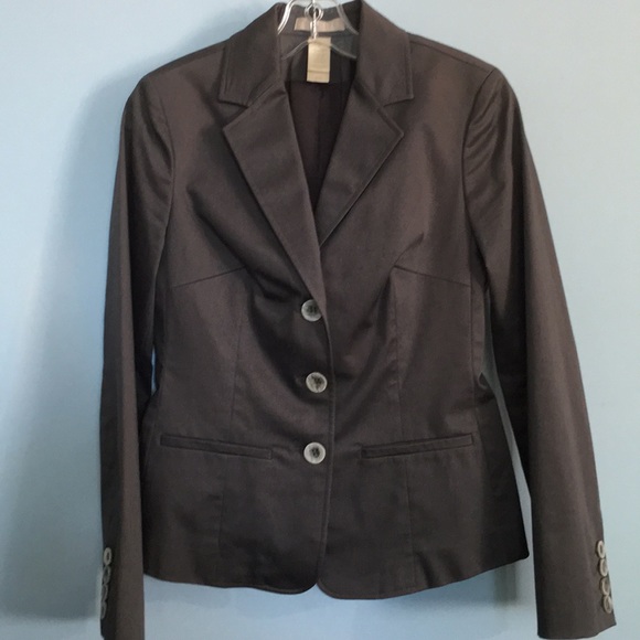 Beautiful Silver/grey suit.  Jacket 4, pants 4 - Picture 2 of 5